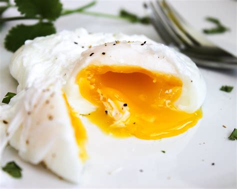Poached eggs are delicious with all kinds of ingredients - try them served with asparagus, cured meats, smoked salmon, pastas, soft cheeses, salad leaves, ...